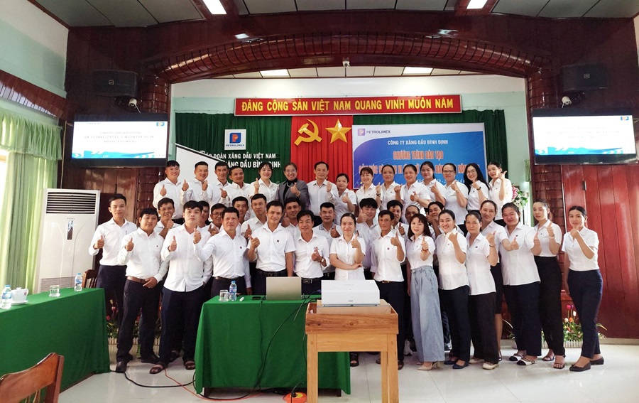 Tổ chức chương trình đào tạo Cảm xúc và hành vi ứng xử trong bán hàng năm 2024