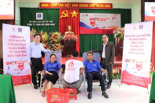 Sôi nổi hưởng ứng chuỗi hoạt động chào mừng 65 Ngày thành lập Petrolimex