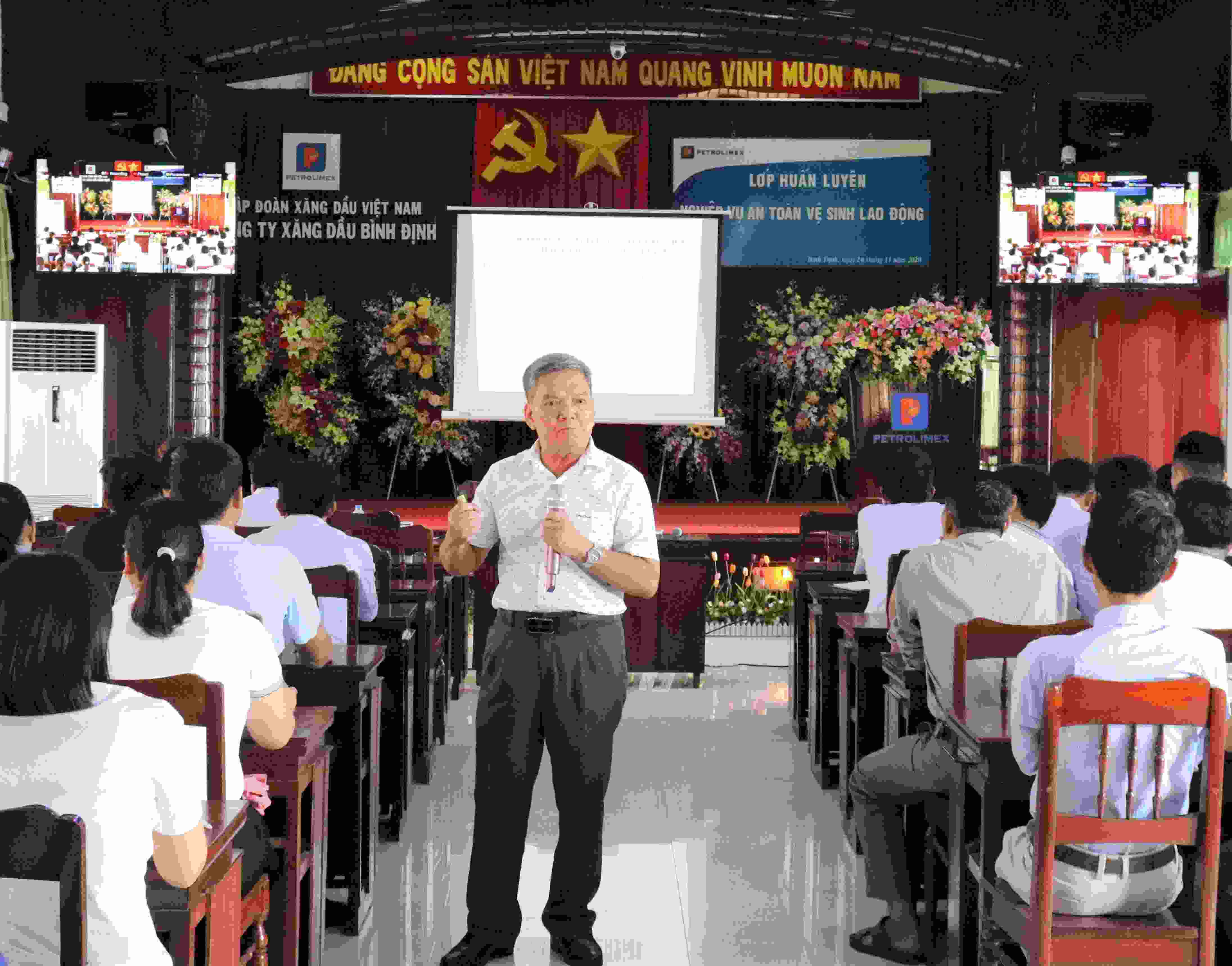 Huấn luyện nghiệp vụ ATVSLĐ năm 2020