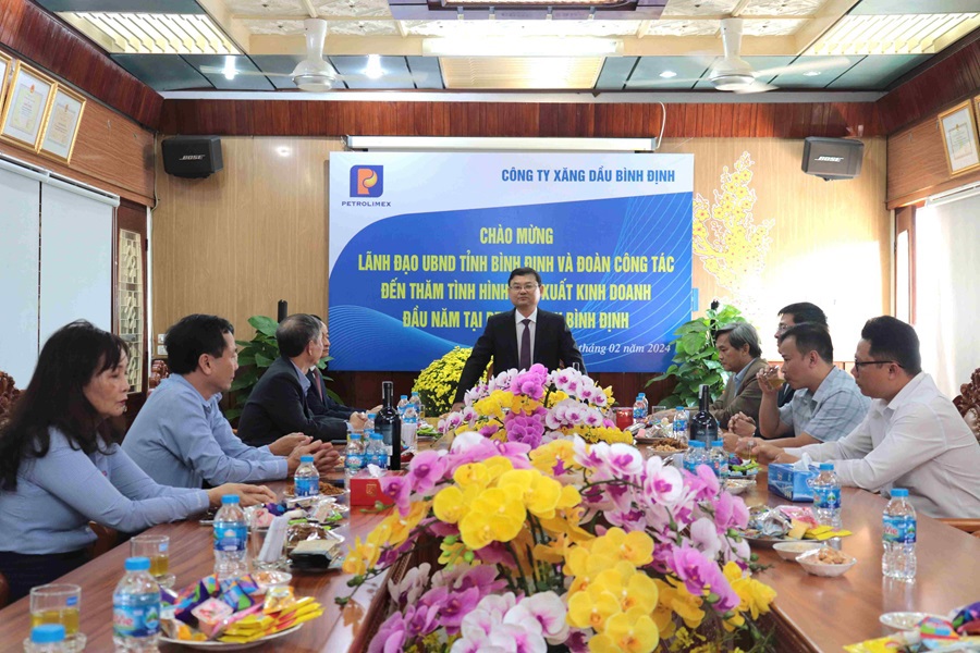 Lãnh đạo UBND tỉnh thăm, chúc tết Petrolimex Bình Định nhân dịp đầu xuân Giáp Thìn 2024