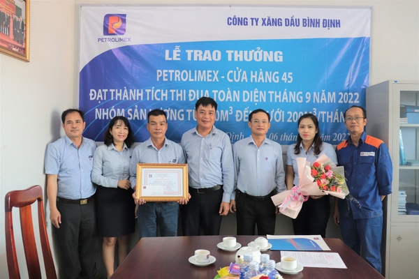 Vinh danh, khen thưởng các CHXD dẫn dầu thi đua tháng 09/2022