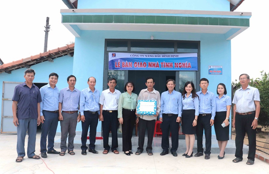 Hỗ trợ xây dựng nhà tình nghĩa cho hộ gia đình ông Mai Văn Phát
