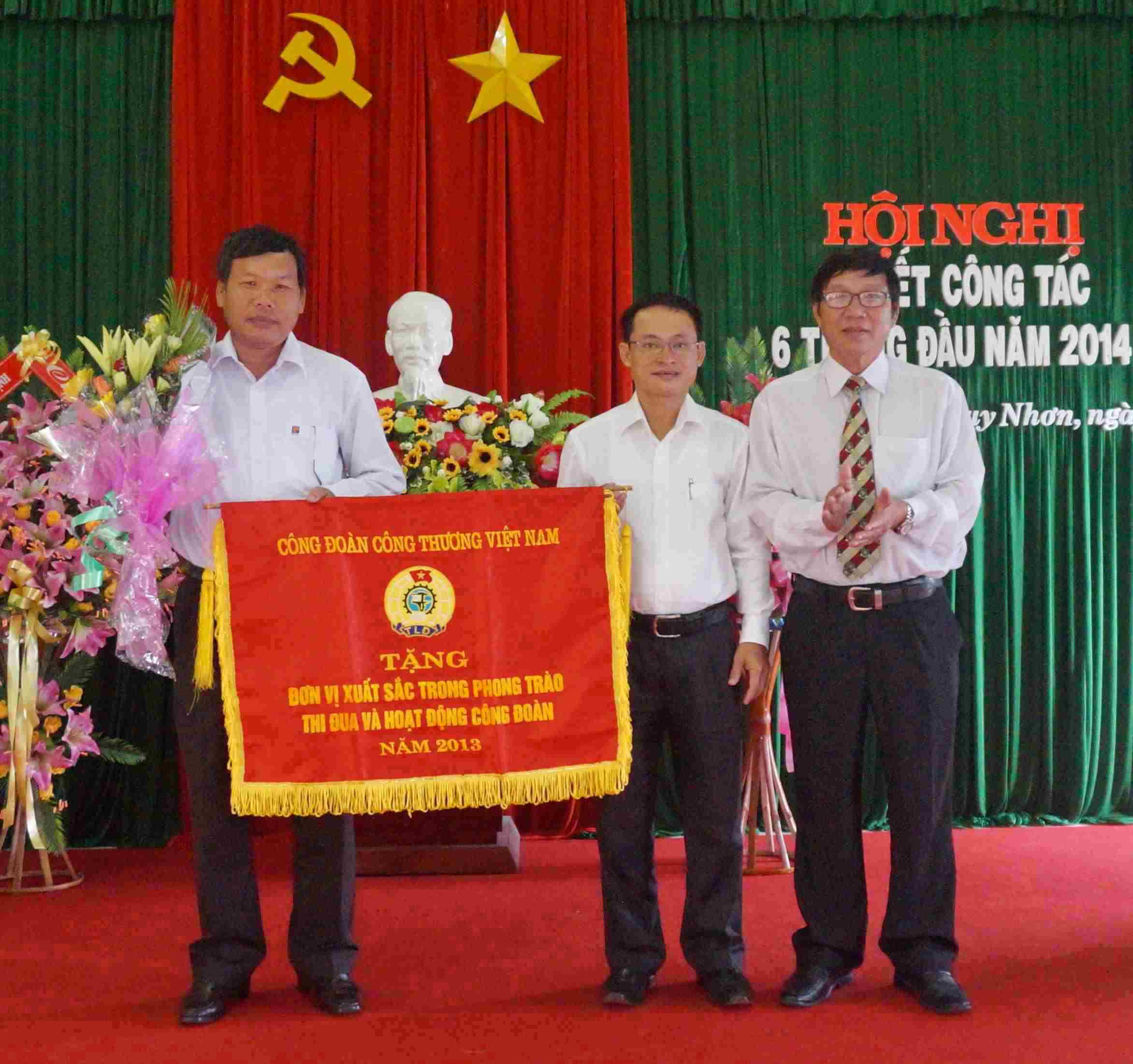 Chú trọng toàn diện để hoàn thành nhiệm vụ SX-KD 2014