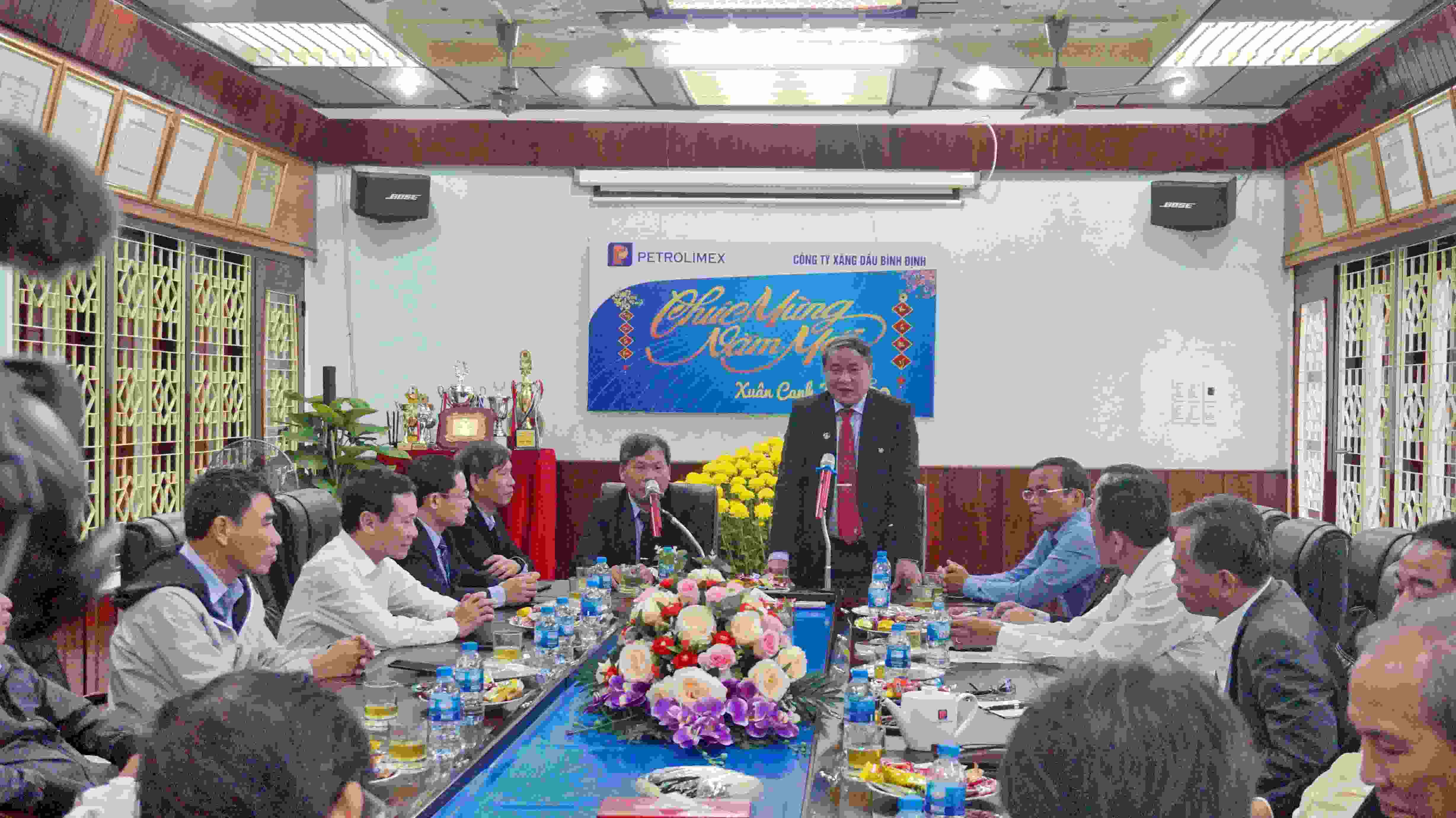Phó Chủ tịch thường trực UBND tỉnh thăm tình hình sản xuất kinh doanh Petrolimex Bình Định đầu xuân 2020.