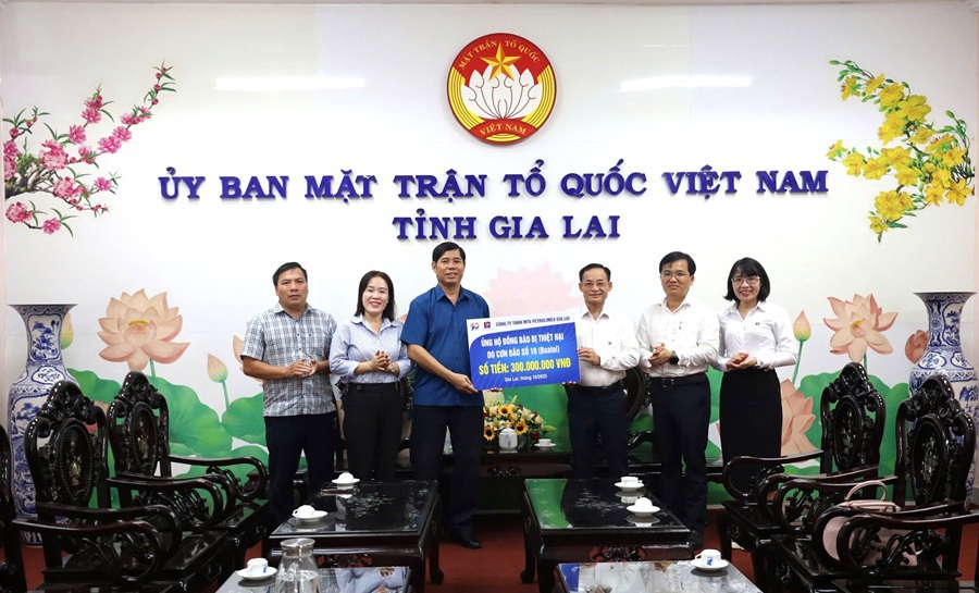 Ủng hộ đồng bào khắc phục thiệt hại do cơn bão số 10 Bualoi gây ra