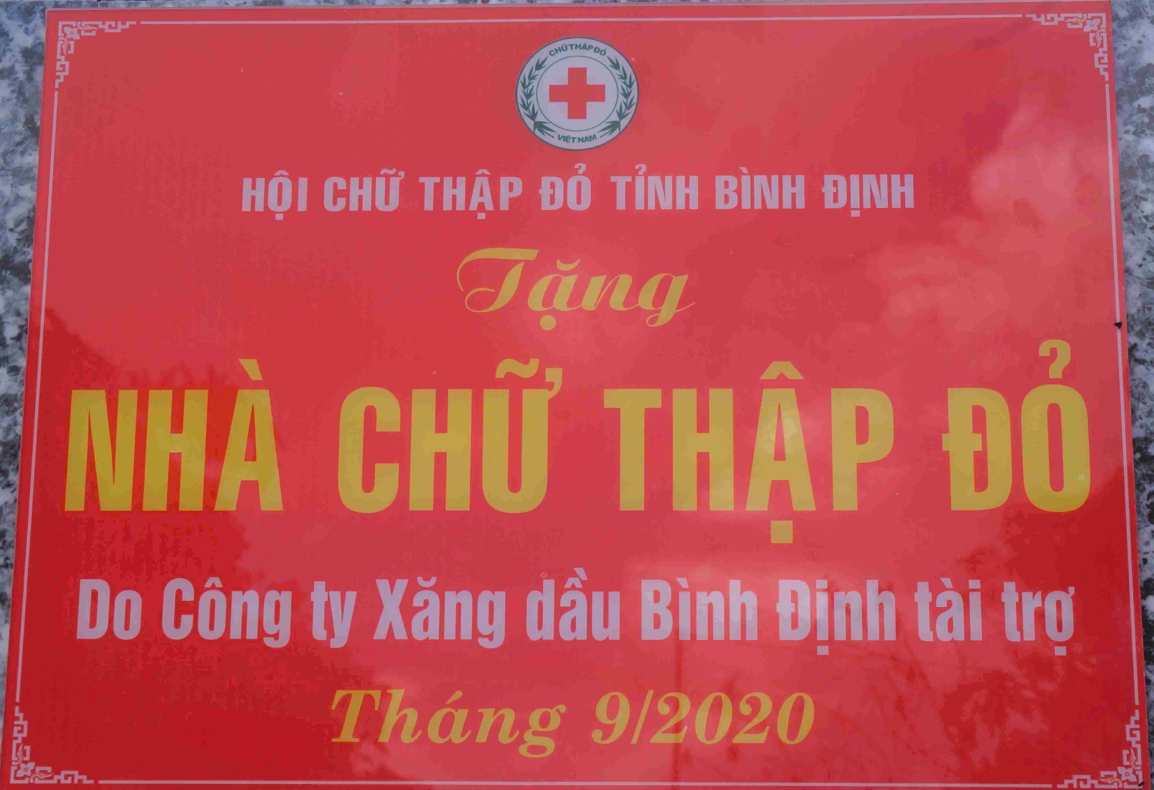 Petrolimex Bình Định trao nhà chữ thập đỏ tặng hộ khó khăn Đinh Lương Bầm